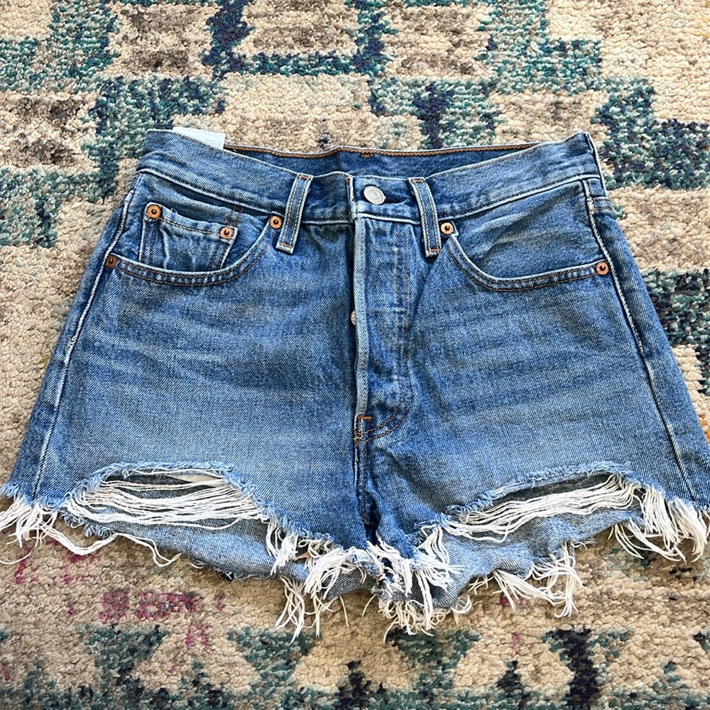 LEVIS 90s original fit high rise denim shorts